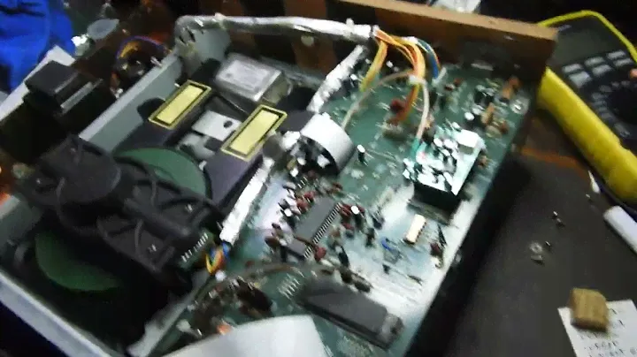 Teac VRDS T-1 CD Transport. Good quality machine build to a high standard with some extra goodies.
