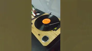 Виниловый проигрыватель