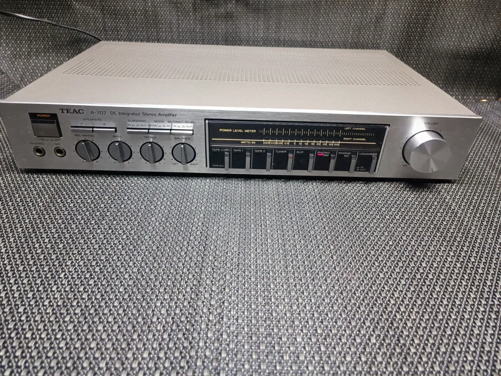 TEAC A-707 Integrated Stereo Amplifier Verstärker Vollverstärker Vintage