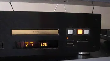 TEAC VRDS 10 Stereo Hi-End CD Player (plays pop)