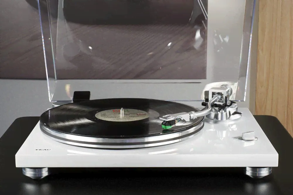 TEAC TN-3B-SE White проигрыватель-1
