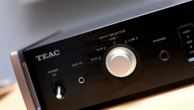 TEAC HA-501 Silver-2