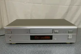 TEAC CD-Z500 hochwertiger CD-Player // Edelgerät in Silber / Champagner