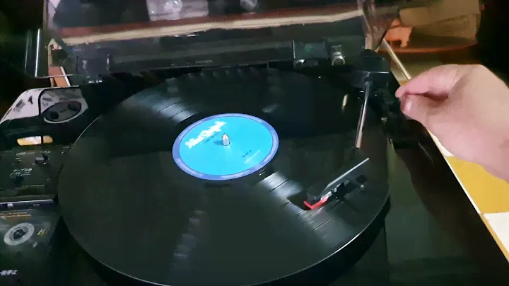 [Đã bán]Đầu đĩa than3in1 Teac LP-R550USB hàng ebay full phụ kiện đen bóng Piano hiếm. GIÁ: XONG