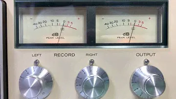 TEAC C-1Mk2 ピークメーターのチェック 1kHz基準信号