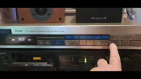 Teac T-717 Digital Synthesizer AM/FM Stereo Tuner Vintage