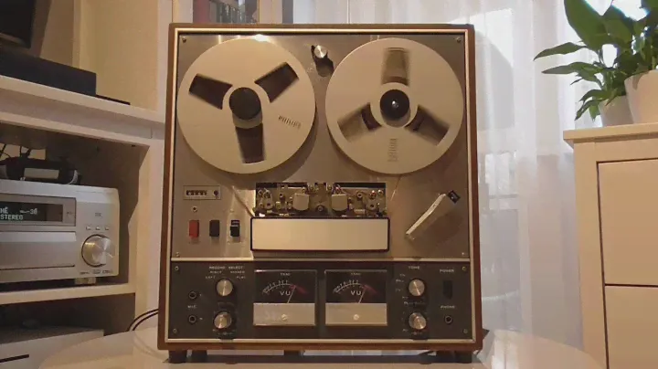 Teac A-2050 - made in 1968 reel to reel tape recorder - direct record