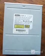 CD привод TEAC CD-552E
