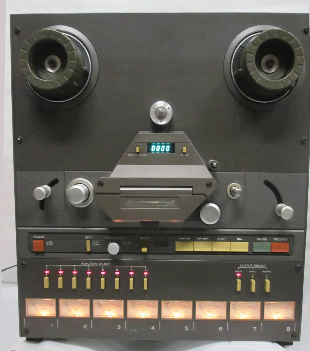 после нескольких лет * TEAC (TASCAM) 33-8 катушечный проигрыватель 8 канал пульт звукозаписи * доработка есть * необходимый тех.обслуживание товар-3
