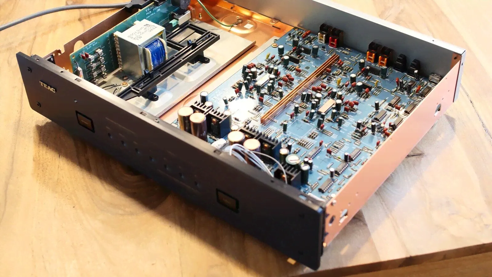 TEAC D-T1 DAC DA-Wandler 2xTDA1547 2x SAA7350