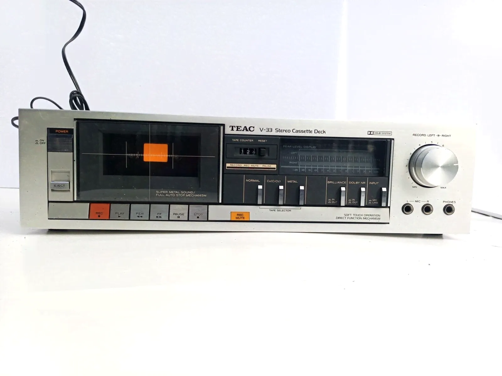TEAC V-33 STEREO CASSETTE TAPE DECK PLAYER RECORDER SOFT TOUCH METAL SOUND 9W